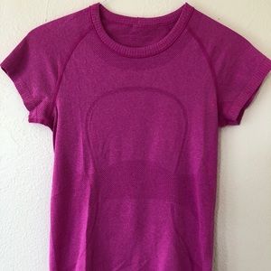 Lululemon Swiftly Tech Short Sleeve Crew. Size 6